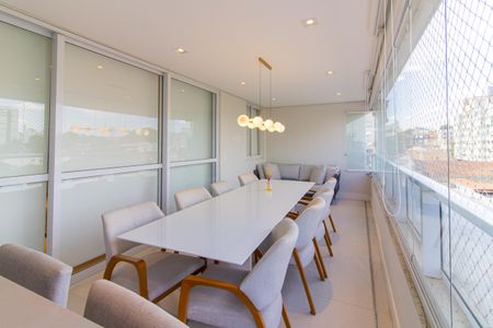 Apartamento à venda com 175m², 3 quartos e 3 vagas Apartamento à venda com 175m², 3 quartos e 3 vagasSala de Jantar / Área Gourmet