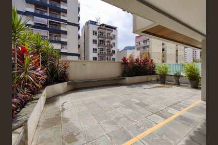 Apartamento à venda com 72m², 2 quartos e 1 vaga Apartamento à venda com 72m², 2 quartos e 1 vagaÁrea comum - Playground