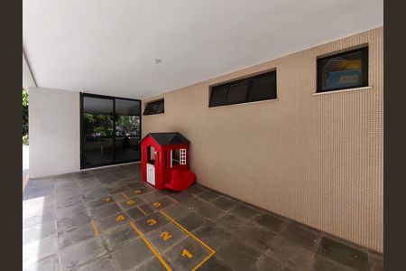 Apartamento à venda com 72m², 2 quartos e 1 vaga Apartamento à venda com 72m², 2 quartos e 1 vagaÁrea comum - Playground