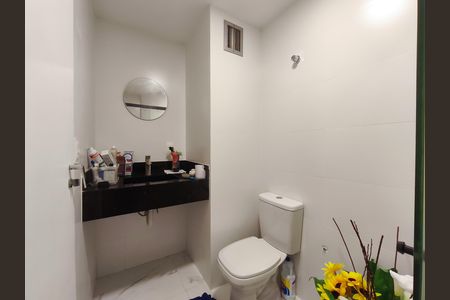 Apartamento à venda com 72m², 2 quartos e 1 vaga Apartamento à venda com 72m², 2 quartos e 1 vagaBanheiro da Suíte