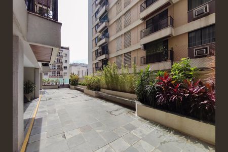 Apartamento à venda com 72m², 2 quartos e 1 vaga Apartamento à venda com 72m², 2 quartos e 1 vagaÁrea comum - Playground