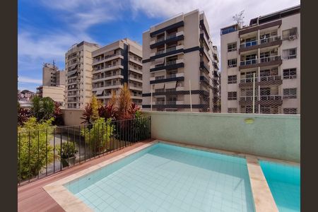Apartamento à venda com 72m², 2 quartos e 1 vaga Apartamento à venda com 72m², 2 quartos e 1 vagaÁrea comum - Piscina