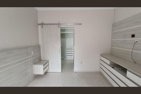 Casa de condomínio para alugar com 170m², 3 quartos e 4 vagasSuíte 3