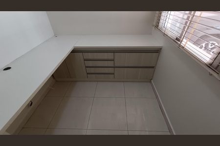 Casa de condomínio para alugar com 170m², 3 quartos e 4 vagasEscritório