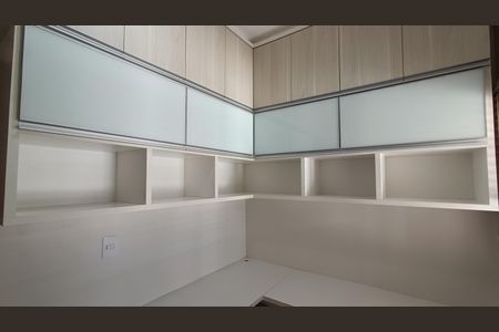 Casa de condomínio para alugar com 170m², 3 quartos e 4 vagasEscritório