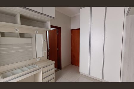 Casa de condomínio para alugar com 170m², 3 quartos e 4 vagasSuíte 2