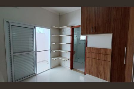 Casa de condomínio para alugar com 170m², 3 quartos e 4 vagasSuíte 1