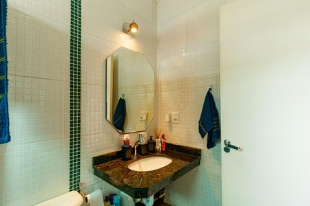 Casa à venda com 72m², 3 quartos e 2 vagasBanheiro da Suíte 2