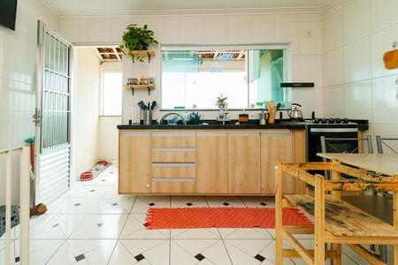 Casa à venda com 72m², 3 quartos e 2 vagasCozinha