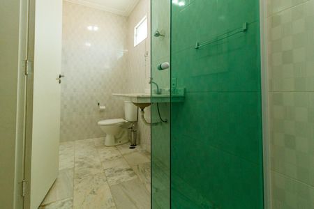 Casa à venda com 72m², 3 quartos e 2 vagasBanheiro serviço