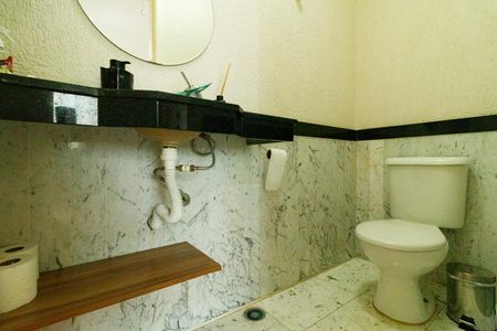 Casa à venda com 72m², 3 quartos e 2 vagasLavabo