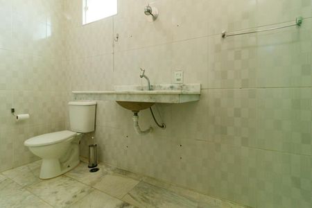 Casa à venda com 72m², 3 quartos e 2 vagasBanheiro serviço