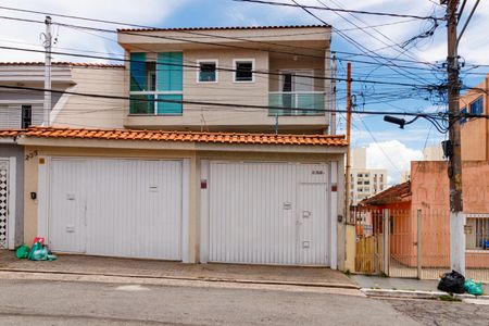 Casa à venda com 72m², 3 quartos e 2 vagasFachada