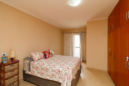 Casa à venda com 72m², 3 quartos e 2 vagasSuíte 2