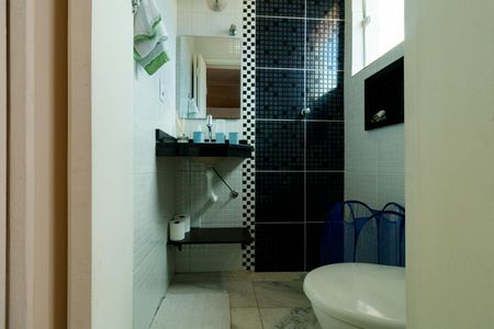 Casa à venda com 72m², 3 quartos e 2 vagasBanheiro da Suíte