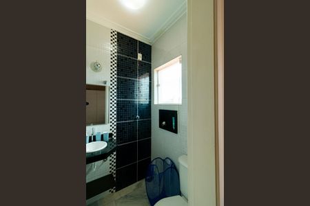 Casa à venda com 72m², 3 quartos e 2 vagasBanheiro da Suíte