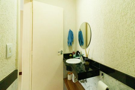 Casa à venda com 72m², 3 quartos e 2 vagasLavabo