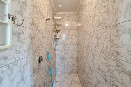 Banheiro da Suíte de casa para alugar com 3 quartos, 97m² em Vila Marininha, São Bernardo do Campo