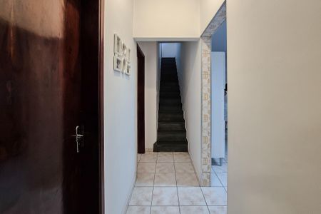 Casa à venda com 97m², 3 quartos e 3 vagas Casa à venda com 97m², 3 quartos e 3 vagasCorredor