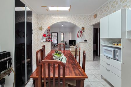 Casa à venda com 97m², 3 quartos e 3 vagas Casa à venda com 97m², 3 quartos e 3 vagasCozinha