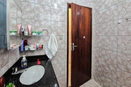 Casa à venda com 97m², 3 quartos e 3 vagas Casa à venda com 97m², 3 quartos e 3 vagasBanheiro Social