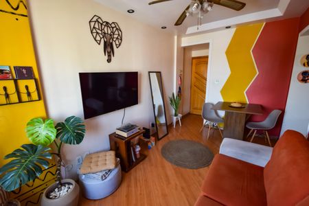 Apartamento à venda com 79m², 3 quartos e 1 vaga Apartamento à venda com 79m², 3 quartos e 1 vagaSala