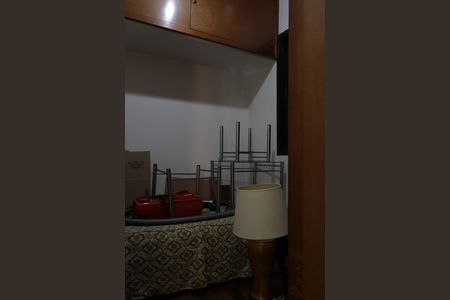 Apartamento à venda com 330m², 5 quartos e 5 vagas Apartamento à venda com 330m², 5 quartos e 5 vagasQuarto de Serviço