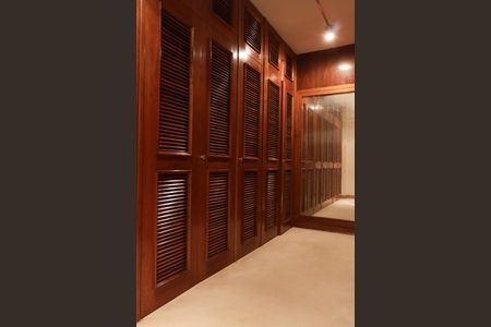 Apartamento à venda com 330m², 5 quartos e 5 vagas Apartamento à venda com 330m², 5 quartos e 5 vagasCloset da suíte principal