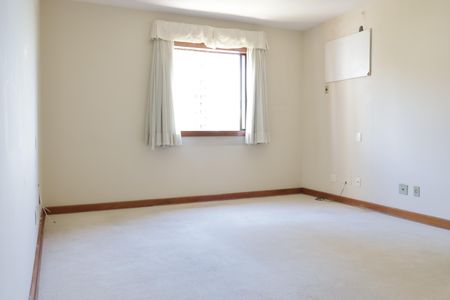 Apartamento à venda com 330m², 5 quartos e 5 vagas Apartamento à venda com 330m², 5 quartos e 5 vagasSuíte principal