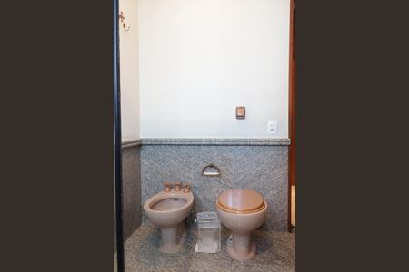 Apartamento à venda com 330m², 5 quartos e 5 vagas Apartamento à venda com 330m², 5 quartos e 5 vagasBanheiro da suíte principal