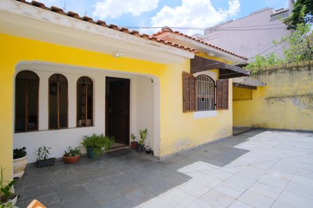 Casa para alugar com 136m², 2 quartos e 3 vagasFrente