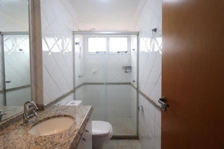 Apartamento para alugar com 55m², 2 quartos e 2 vagas Apartamento para alugar com 55m², 2 quartos e 2 vagasBanheiro da Suíte 2