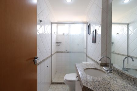 Studio para alugar com 55m², 2 quartos e 2 vagasBanheiro da Suíte 1