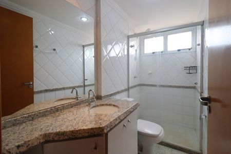 Apartamento para alugar com 55m², 2 quartos e 2 vagas Apartamento para alugar com 55m², 2 quartos e 2 vagasBanheiro da Suíte 2