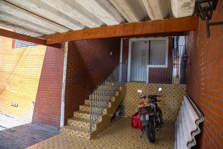 Casa à venda com 185m², 4 quartos e 2 vagas Casa à venda com 185m², 4 quartos e 2 vagasÁrea Comum - Garagem