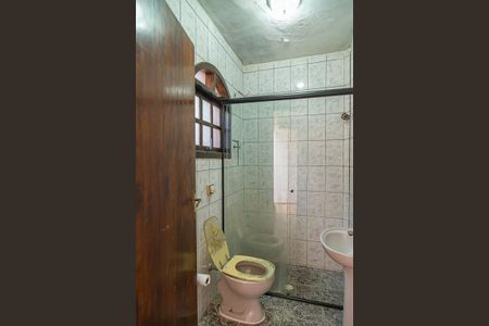 Casa à venda com 185m², 4 quartos e 2 vagas Casa à venda com 185m², 4 quartos e 2 vagasBanheiro