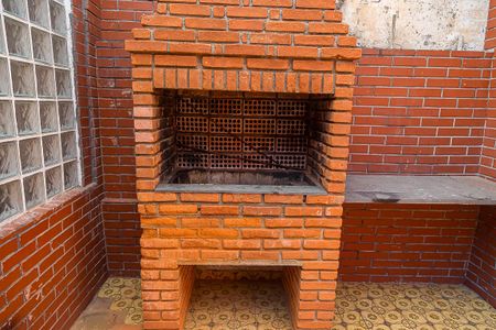 Casa à venda com 185m², 4 quartos e 2 vagas Casa à venda com 185m², 4 quartos e 2 vagasQuintal - Churrasqueira