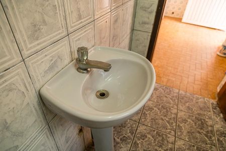 Casa à venda com 185m², 4 quartos e 2 vagas Casa à venda com 185m², 4 quartos e 2 vagasBanheiro - Pia