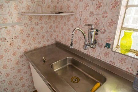 Casa à venda com 185m², 4 quartos e 2 vagas Casa à venda com 185m², 4 quartos e 2 vagasCozinha - Pia