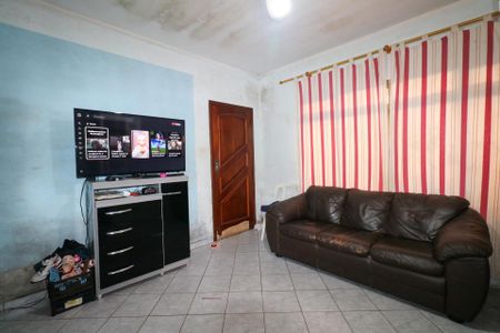 Casa à venda com 150m², 2 quartos e 2 vagasSala