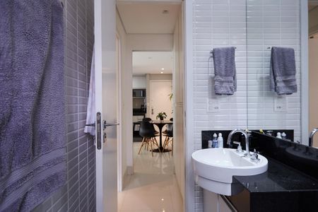 Apartamento à venda com 47m², 1 quarto e 2 vagas Apartamento à venda com 47m², 1 quarto e 2 vagasBanheiro