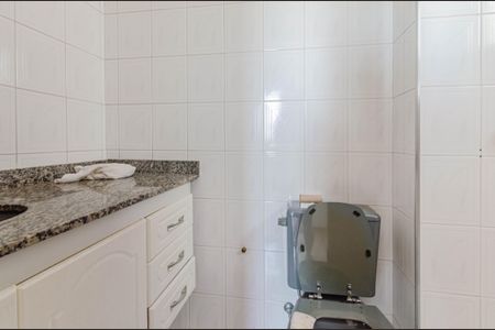 Apartamento à venda com 72m², 3 quartos e 2 vagasBanheiro da Suíte