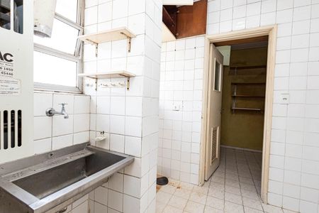 Apartamento à venda com 315m², 4 quartos e 2 vagas Apartamento à venda com 315m², 4 quartos e 2 vagasÁrea de Serviço