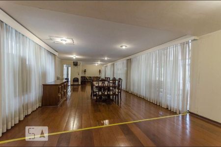 Apartamento à venda com 315m², 4 quartos e 2 vagas Apartamento à venda com 315m², 4 quartos e 2 vagasÁrea comum - Salão de festas