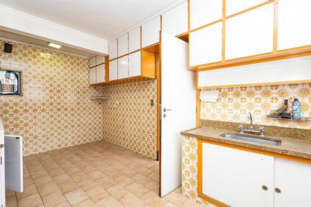 Apartamento à venda com 315m², 4 quartos e 2 vagas Apartamento à venda com 315m², 4 quartos e 2 vagasCozinha