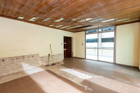 Apartamento à venda com 315m², 4 quartos e 2 vagas Apartamento à venda com 315m², 4 quartos e 2 vagasCobertura