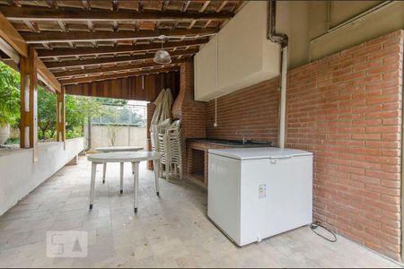 Apartamento à venda com 315m², 4 quartos e 2 vagas Apartamento à venda com 315m², 4 quartos e 2 vagasÁrea comum - Churrasqueira