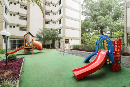 Apartamento à venda com 167m², 4 quartos e 2 vagas Apartamento à venda com 167m², 4 quartos e 2 vagasPlayground