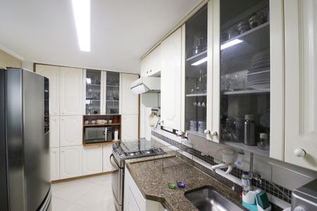 Apartamento à venda com 167m², 4 quartos e 2 vagas Apartamento à venda com 167m², 4 quartos e 2 vagasCozinha