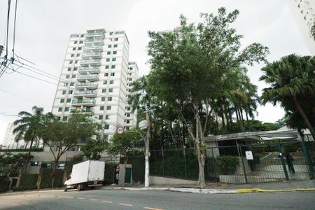 Apartamento à venda com 167m², 4 quartos e 2 vagas Apartamento à venda com 167m², 4 quartos e 2 vagasFachada